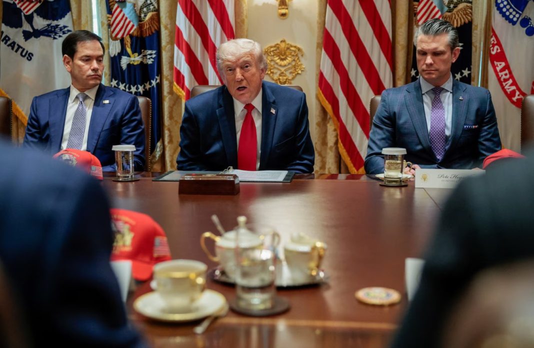 Дональд Трамп під час пресконференції в Білому домі