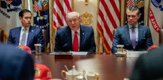 Дональд Трамп під час пресконференції в Білому домі