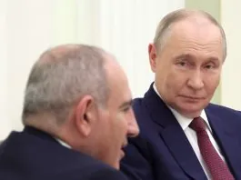 Прем’єр Вірменії Пашинян під час зустрічі з Путіним.