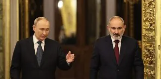 Володимир Путін та Нікол Пашинян під час зустрічі на тлі загострення відносин між Росією та Вірменією