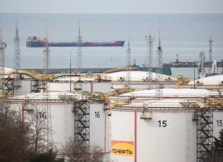 Кораблі в Ормузькій протоці на фоні нафтової кризи та конфлікту в Ірані