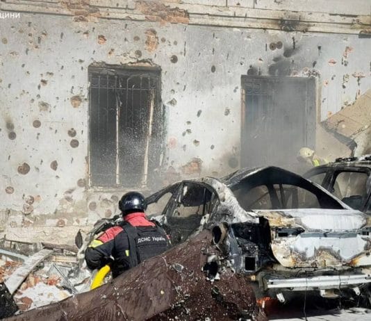 Пожежа після удару по Чернігову