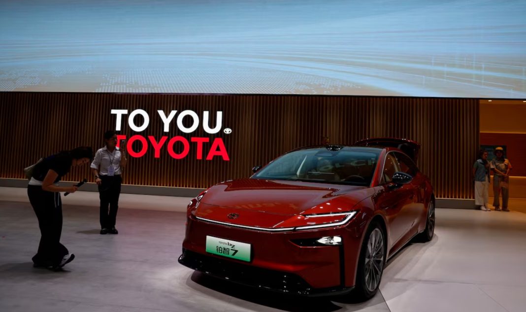Toyota прогнозує зниження прибутку через війну