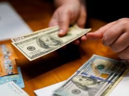 Курс долара та євро в Україні