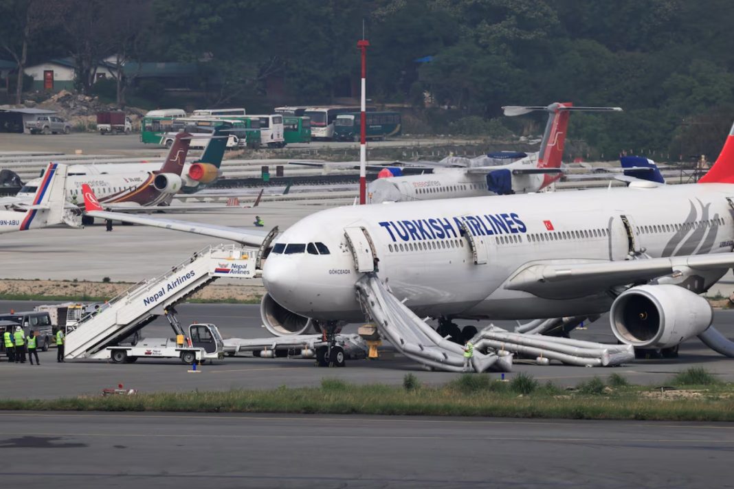Пожежа на борту літака Turkish Airlines