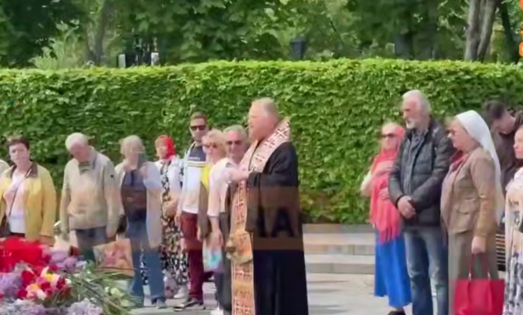 Dispute at the Eternal Glory Memorial