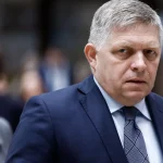 Фіцо відмовився їхати до Москви на 9 травня після розмови із Зеленським