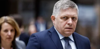 Фіцо відмовився від поїздки на парад у Москву