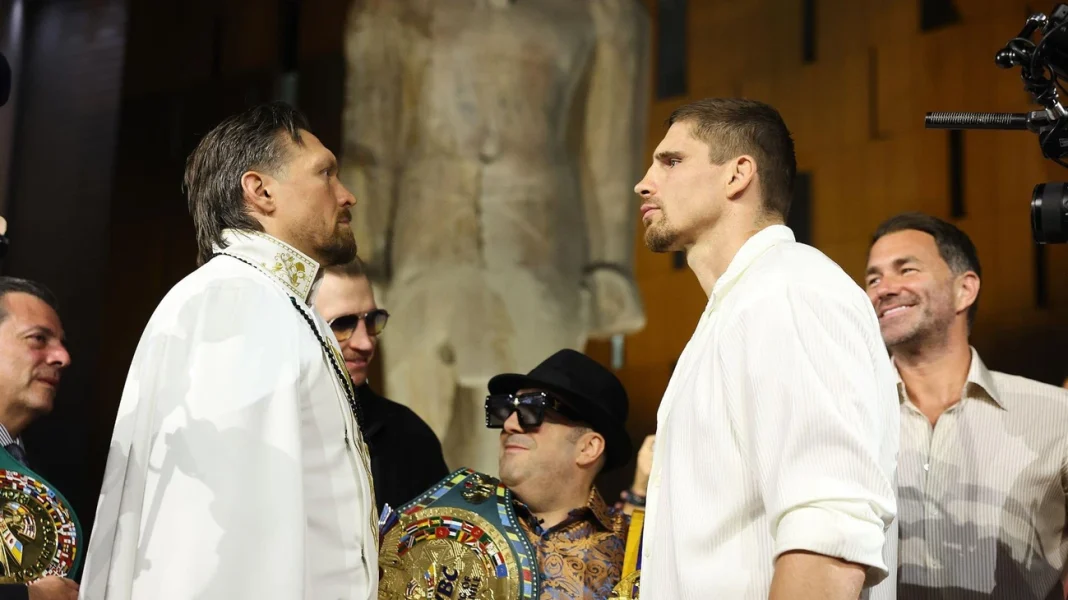 Oleksandr Usyk and Rico Verhoeven during a duel of views before the fight in Egypt