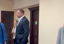 Єрмак після суду різко відповів на інтерв’ю Мендель у Карлсона Єрмак після суду коментує ситуацію