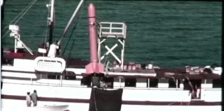 Глибоководне судно «Зірочка» на фоні морського горизонту під час випробувань.