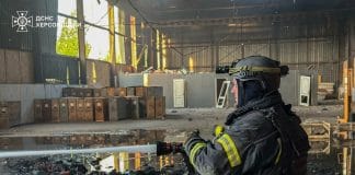Kherson rescuers under fire from drones