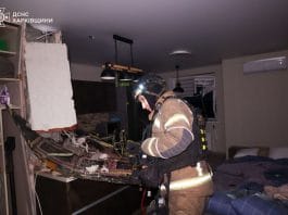 Наслідки атаки дрону по багатоповерхівці у Харкові