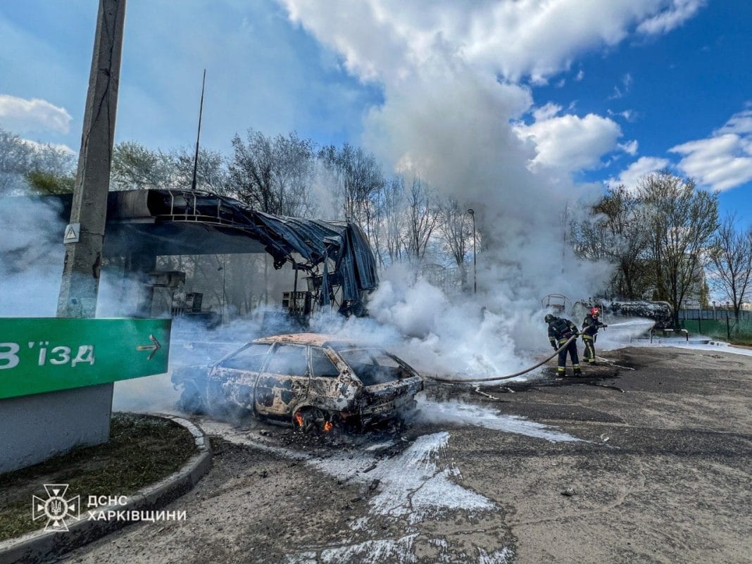 Пожежі після атаки дронів у Харкові