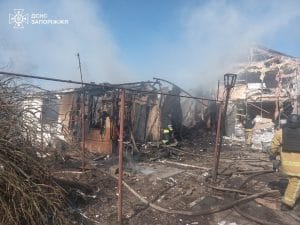 Вогнеборці працюють на місці трагедії