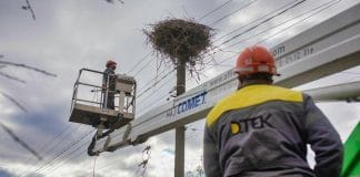 ДТЕК відновлює електрику після атак