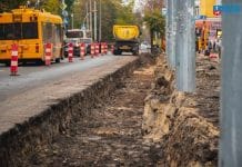 Мігранти з Індії працюють на будівництві