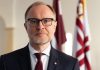 Російський РЕБ і падіння дронів: у Латвії гучна відставка міністра Відставка міністра оборони Латвії