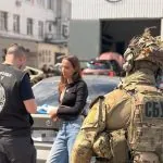 СБУ проводить обшуки у харківської автоблогерки
