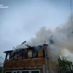 На Київщині після атаки БпЛА загорівся будинок