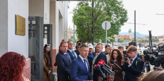 Hungary to direct payments of ministers to Ukrainian children Hungary transfers payments to ex-ministers to Ukraine