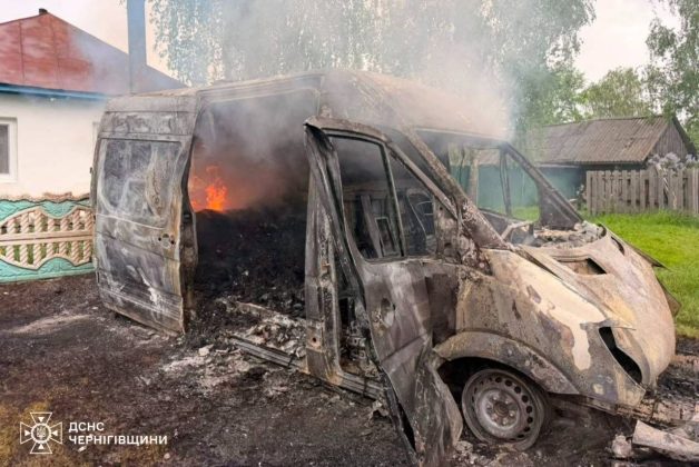 згорівше авто на Чернігівщині