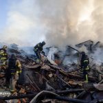 Russians attack Kharkiv and its suburbs: a woman is killed