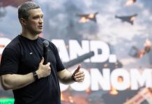 Україна масштабує виробництво ракет і змінює підхід до рекрутингу Міністр оборони Михайло Федоров під час зустрічі з журналістами