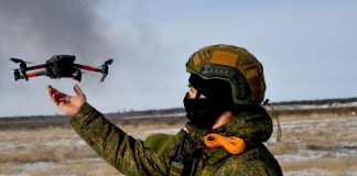 Бойовий дрон, зібраний із трофейних компонентів