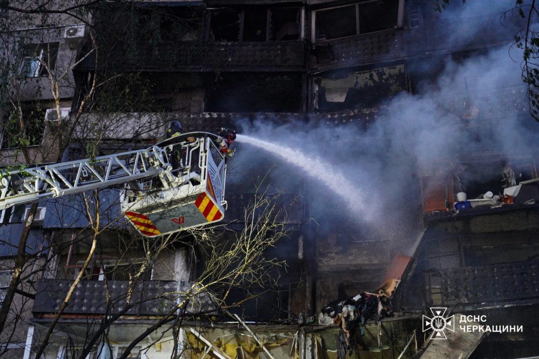 photo_2026-05-24_08-20-44 Fire in a residential high-rise in Cherkasy after a UAV attack