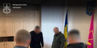 Officials falsely conscripted 276 people at military commissariats Прокуратура та поліція проводять обшук
