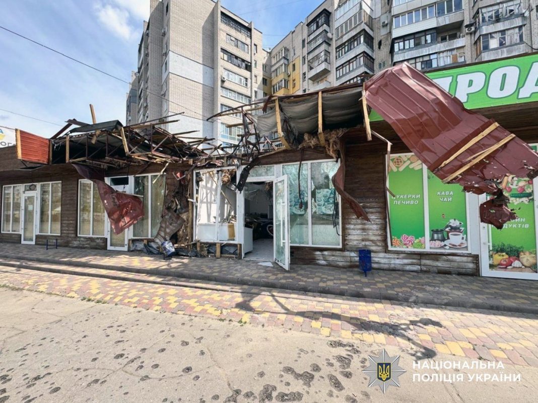 photo_2026-05-26_09-55-20 Пошкоджена будівля в Білозерці після обстрілів