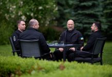 Володимир Зеленський під час наради з питань дипломатії та підтримки України