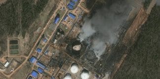Супутникові фото зруйнованої нафтобази Пермі