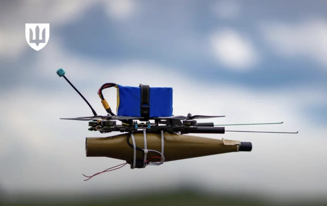 08dd2879d2ea98f4240a51cea551b43a Український ударний FPV-дрон із бойовою частиною під час випробувального польоту