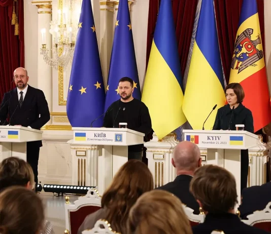 Україна та Молдова наблизилися до переговорів з ЄС Президент України Володимир Зеленський та президентка Молдови Мая Санду під час спільної пресконференції