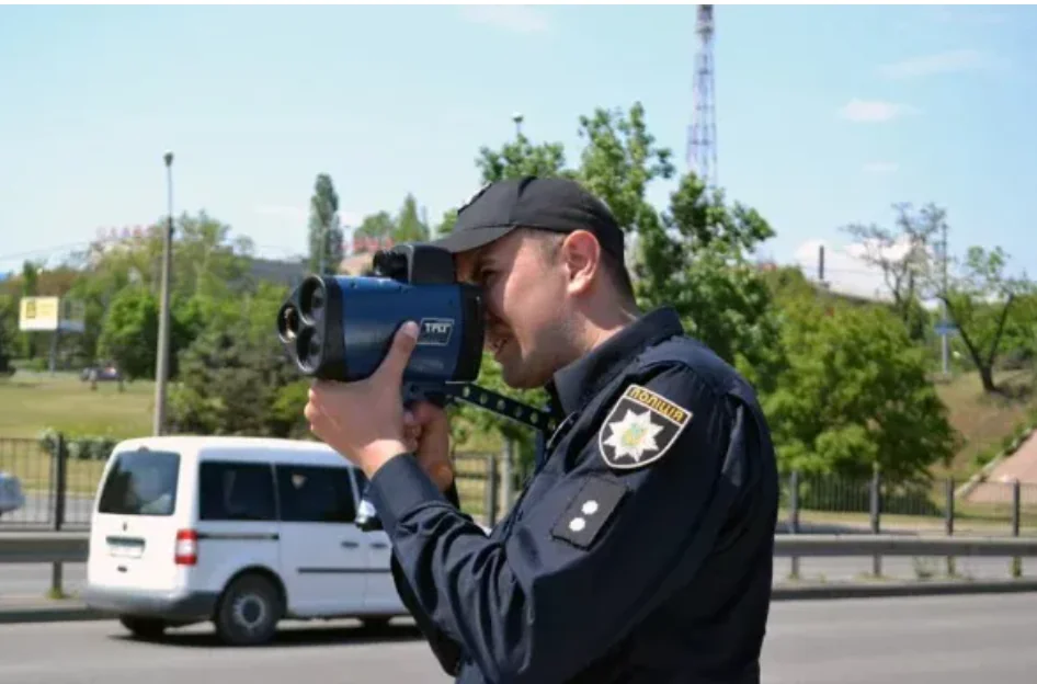 Верховна Рада України анонсує нові штрафи за перевищення швидкості на дорогах. Верховна Рада України анонсує нові штрафи за перевищення швидкості на дорогах.