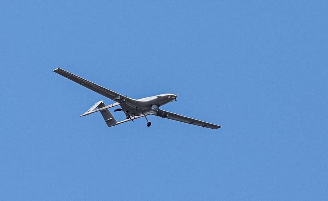 236970-1_large A drone against the backdrop of the Moscow sky during the drone attack on 20 June
