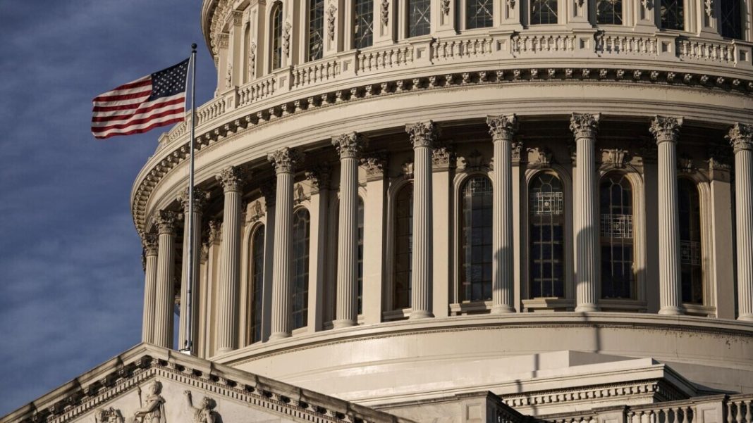 Сенатори США обговорюють законопроєкт щодо військової допомоги Україні. Конгрес США