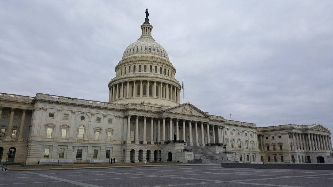 Засідання Палати представників США з обговоренням законопроєкту щодо допомоги Україні та санкцій проти Росії.