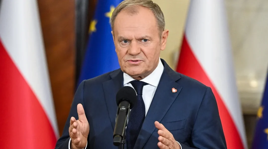 32QSb6lhmJhlXhwRUefGGGluNd4ZKITF Donald Tusk during a speech calling for de-escalation in relations between Poland and Ukraine through the UPA Heroes unit.