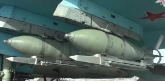 Російський винищувач РФ з керованими авіабомбами.