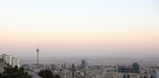 Iran and the US have agreed to set up a private investment fund worth $300 billion Панорама іранського міста
