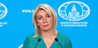 Росія вибухнула заявами після рішення Зеленського щодо російської мови Офіційна представниця Міністерства закордонних справ Росії Марія Захарова під час публічного виступу коментує рішення України щодо російської мови