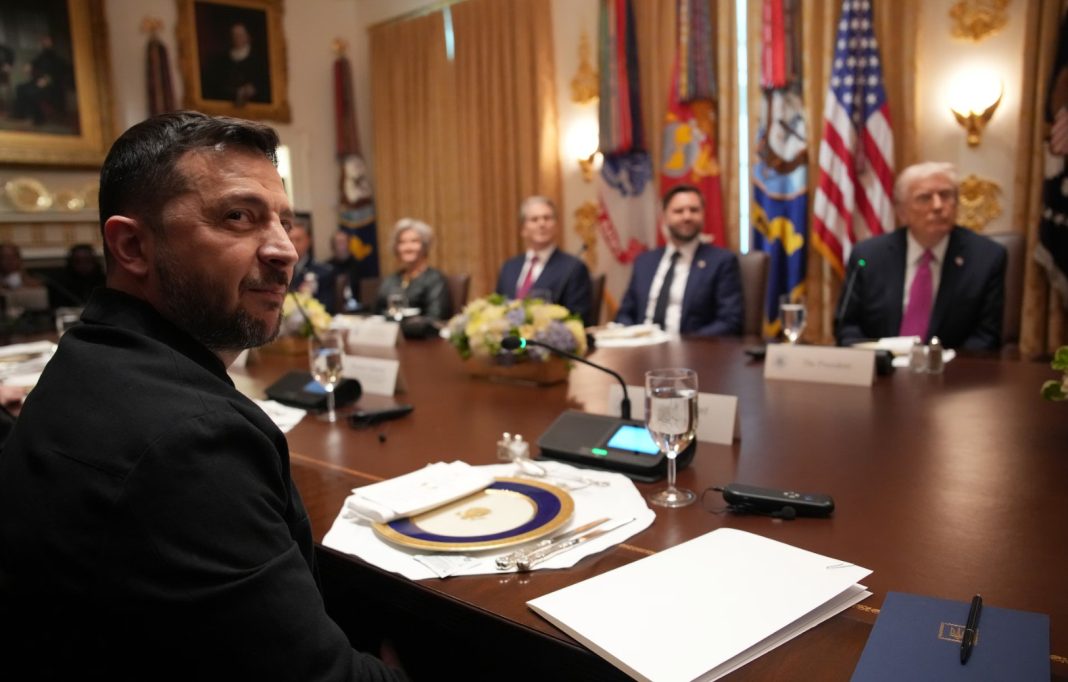 Screenshot_1 Президент США Дональд Трамп та Володимир Зеленський під час зустрічі