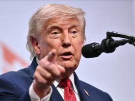 Президент Дональд Трамп у Версалі під час саміту G7.