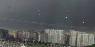 Україна посилила далекобійні санкції: Москва відчула наслідки Чорний дим над Москвою після атки