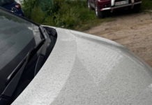 Toxic oil droplets on cars in Moscow