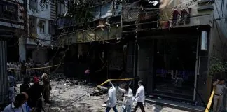 Готель у районі Малвія Нагар у Делі, де сталася пожежа з жертвами та постраждалими.