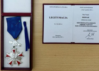 Посол України повертає нагороду через позбавлення Зеленського ордена Василь Боднар повертає нагороду через рішення Польщі щодо Зеленського.